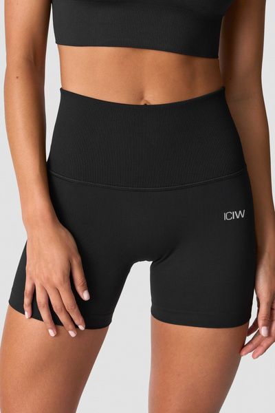 define seamless pocket shorts black
