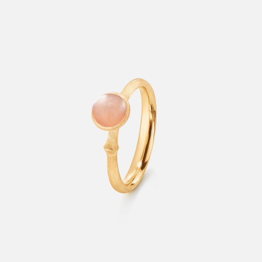 Lotus Ring 0 18k gold and blush moonstone