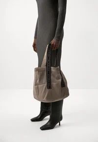 TOTE LOGO - Shopping bags - oxford tan
