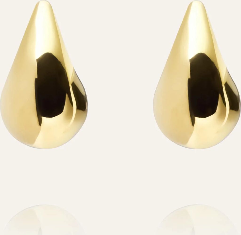 Plain daring small gold earring