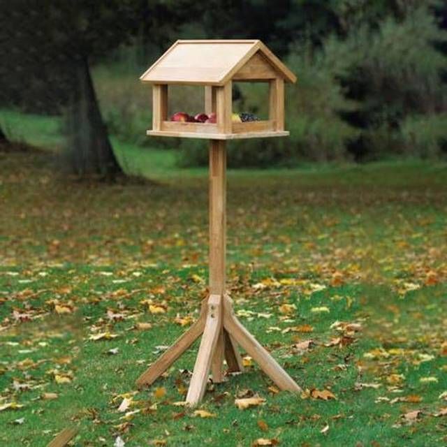 Fuglehus på fod i det flotteste gold teak ( kan stå ude året rundt - bliver patinagrå)