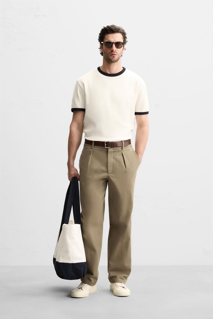 BASIC T-SHIRT MED KONTRAST RIBKANTER