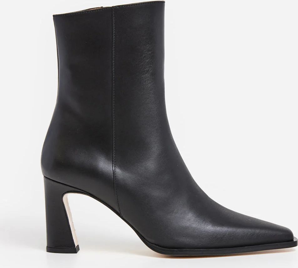 Anita Leather Black