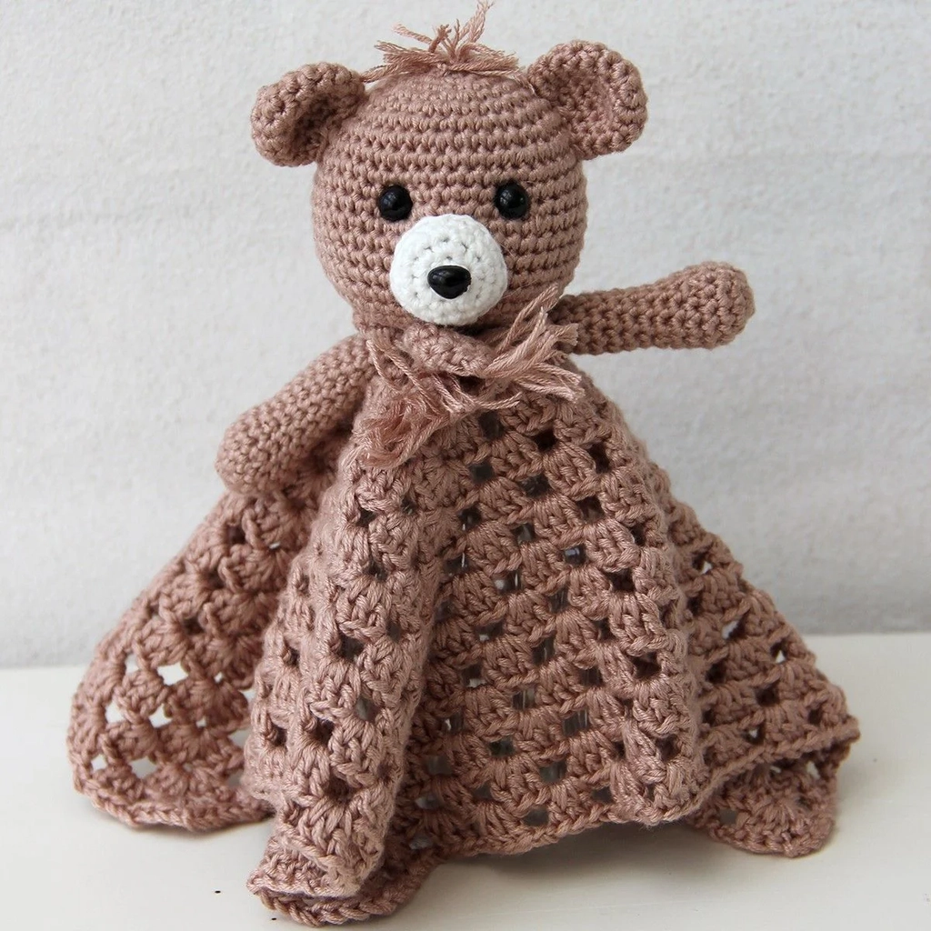 Nusseklud med bamse