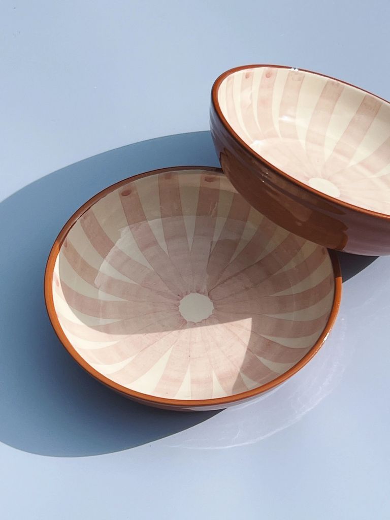 Casa Cubista Håndlavet Terracotta Fad Med Lyserøde Og Hvide Striber Lille Serveringsfad