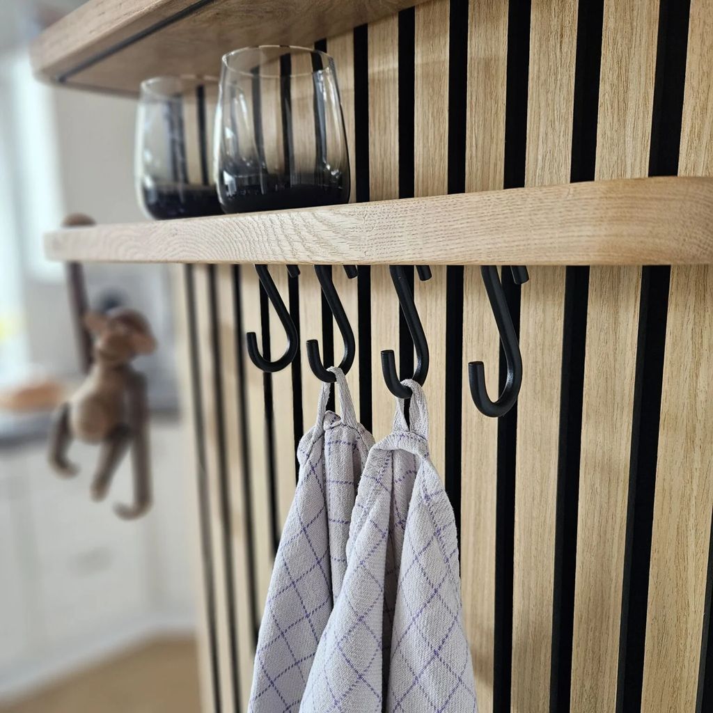 hylde egetræ/stål, stor m. 4 kroge