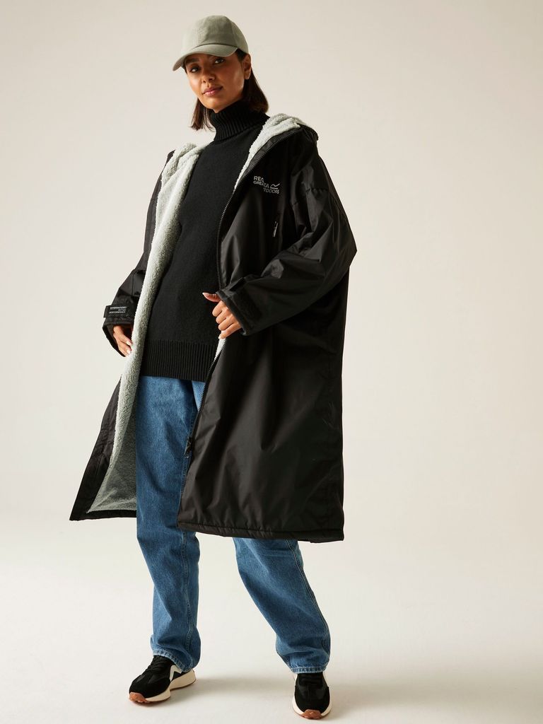 Regatta Changing Robe - Black