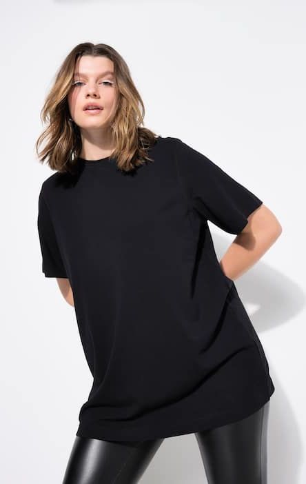 lang t-shirt med rund hals og korte ærmer