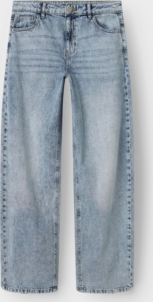 loose fit jeans