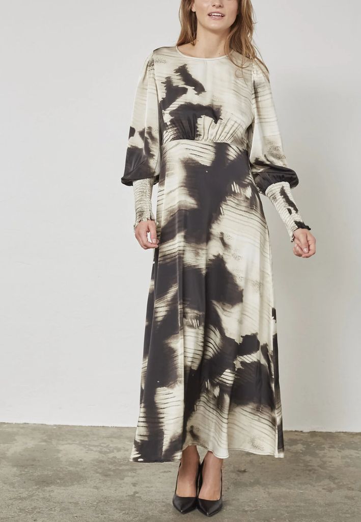 love737-23 dress graphic