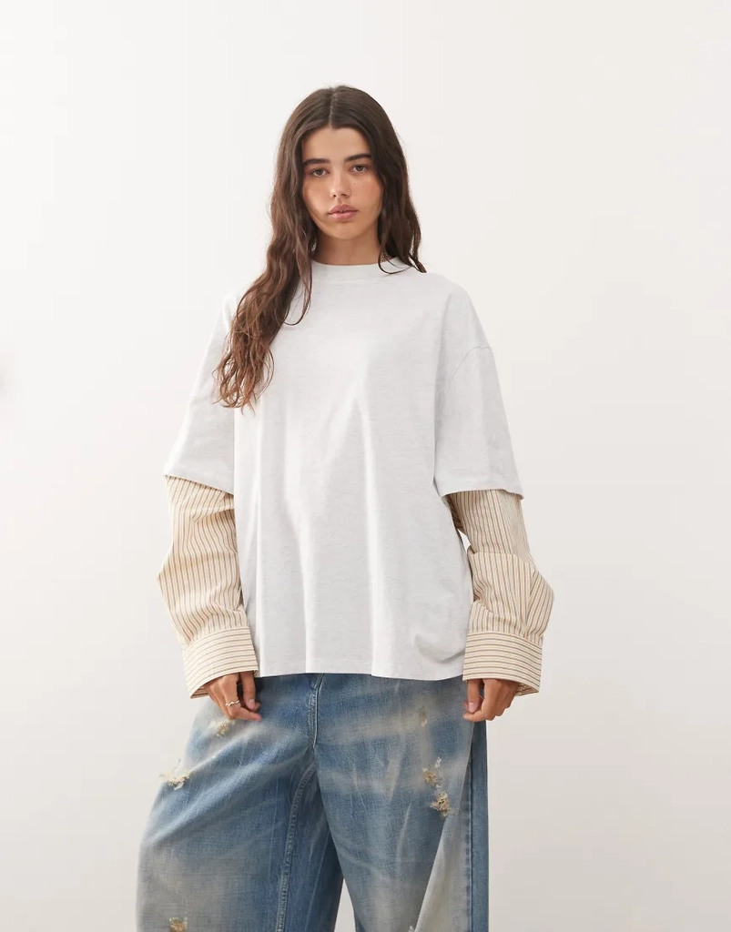 lioness - hvid og beige 2-i-1-skjorte i oversized t-shirt-lag yderst med lange ærmer og striber