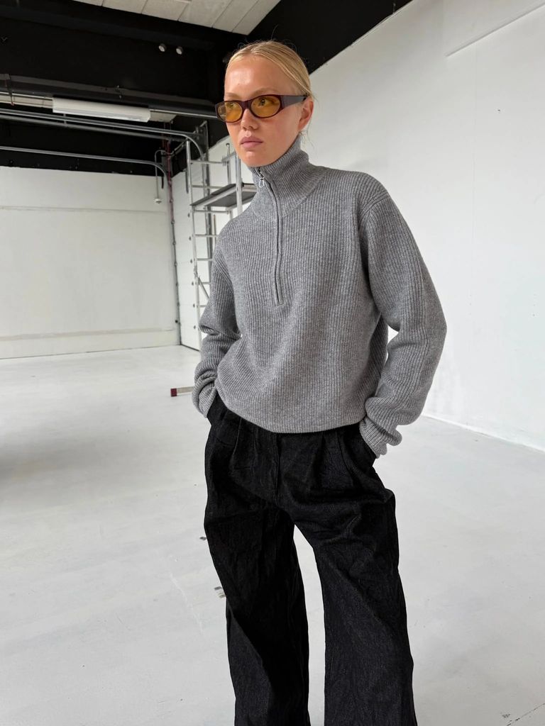 uma zip knit - grey
