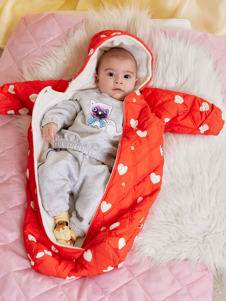 hearts aop quilted stroller bag - red