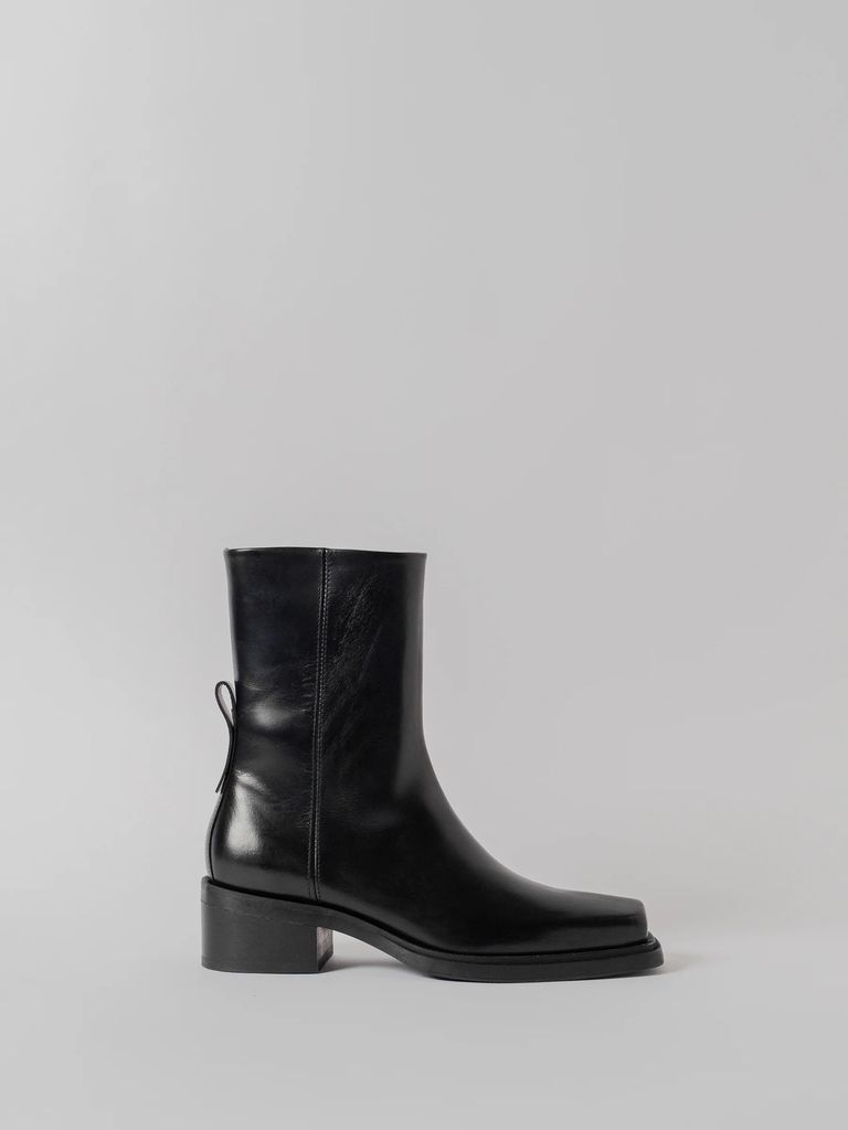 the hedda black