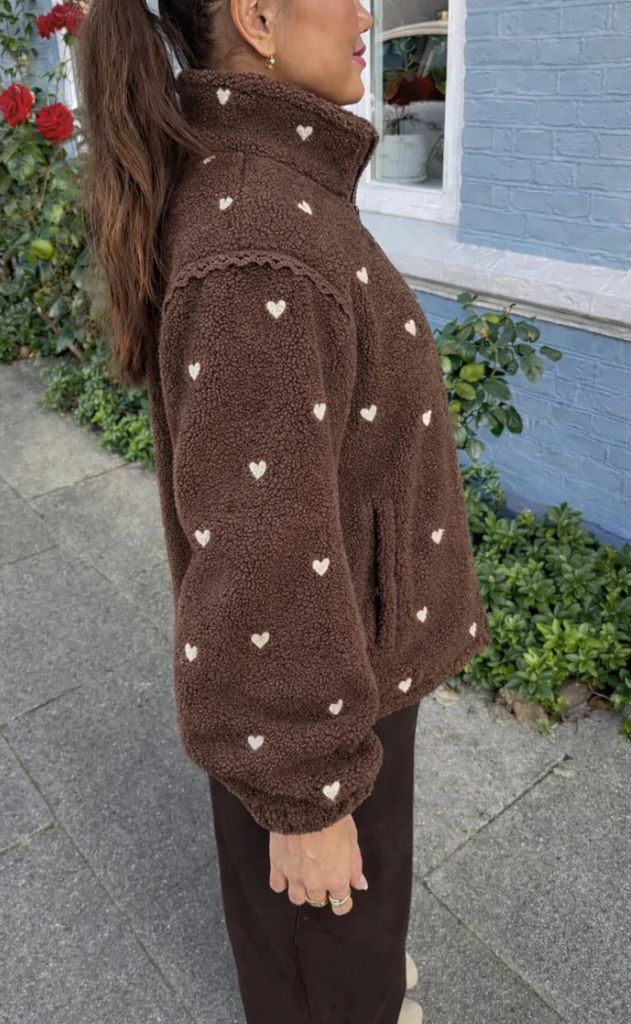 Say INA Copenhagen Fleece Jakke Fia Embroidery Hearts - Dark Brown/Beige