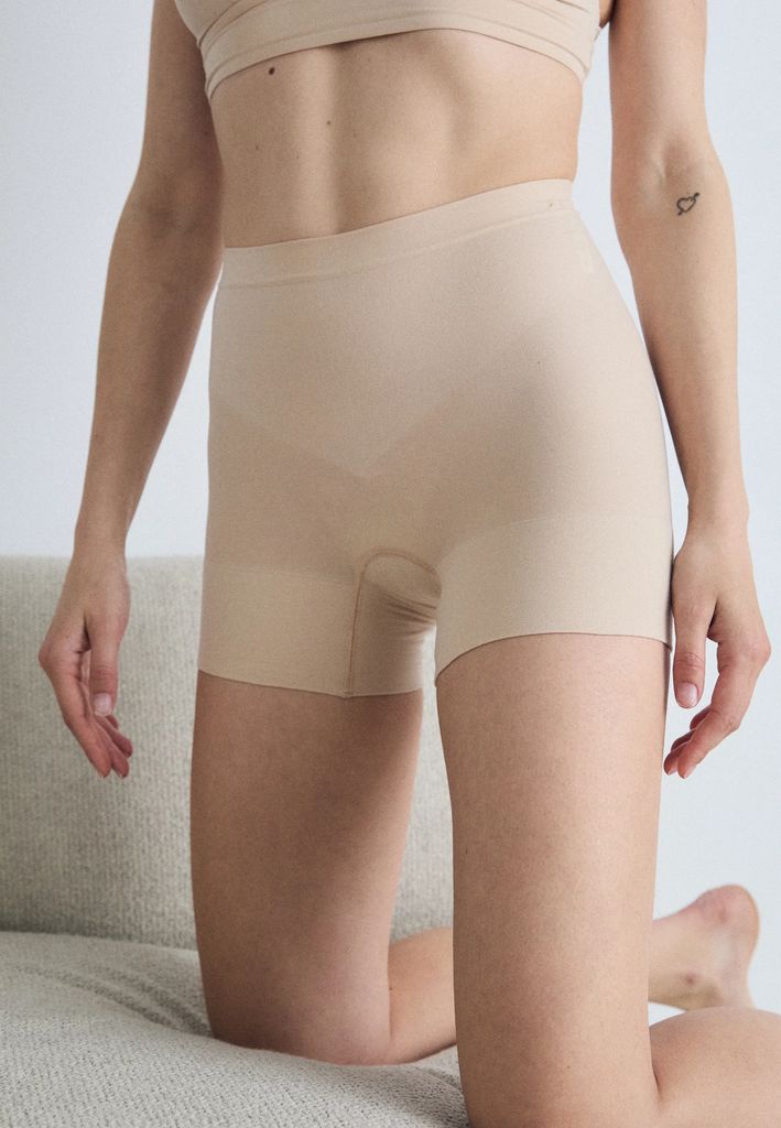 spanxsculpt™ seamless power shorty - drengeshorts - soft nude