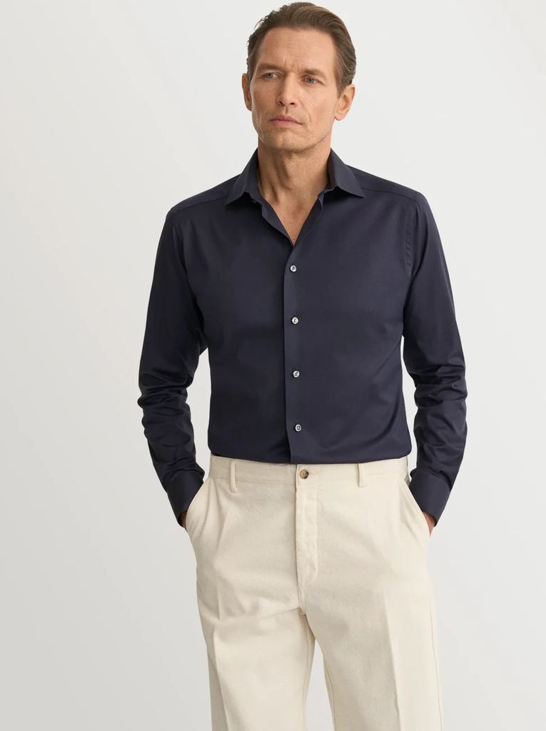 mörkblå signature twill-skjorta