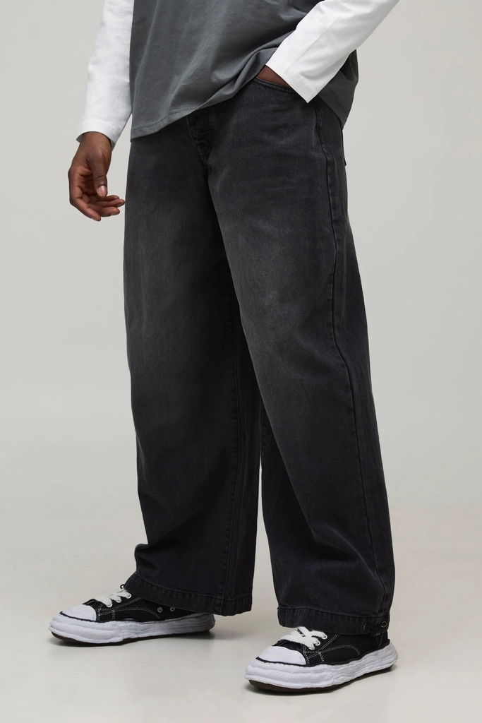 boohooMAN Essential Parachute Fit Jeans - Washed Black
