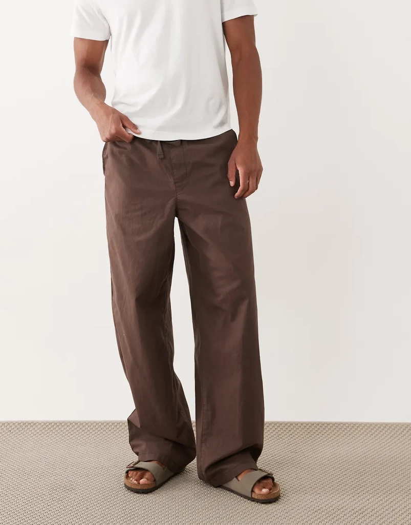 Pantalones marrones holgados de mezcla de lino de ASOS DESIGN