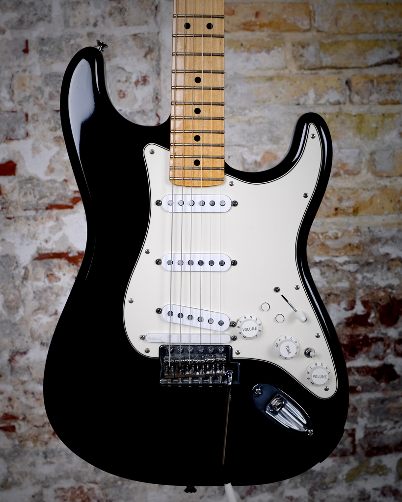 brugt fender stratocaster roland ready w/case (2012) sn: mx12079524