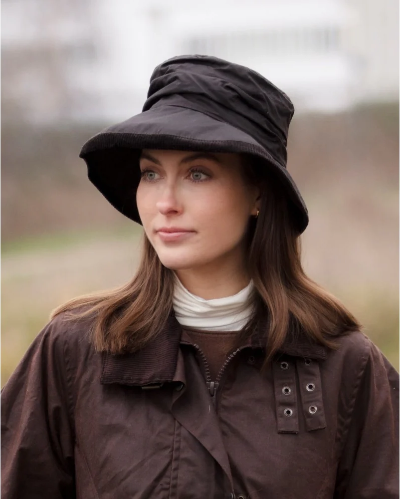 Walker and Hawkes Oilskin Cap - Olive