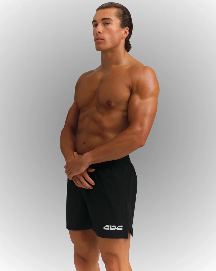 performance short 5" black/white
