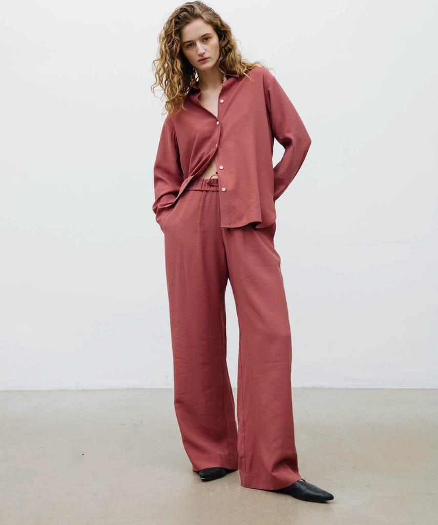 A Part Of The Art Vacant Pants - Red - XS