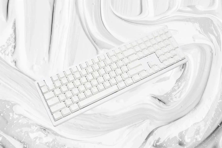 Ducky Zero - White - Fullsize - Cherry MX2A Red - RGB - Wireless (Tri-mode)