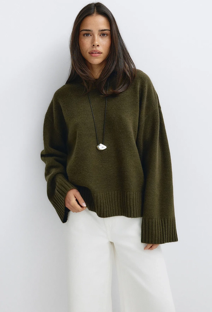 Crew neck knitted sweater