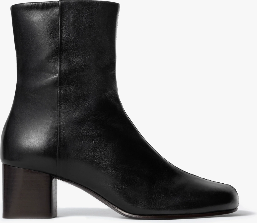 anatomic boots 55 in black