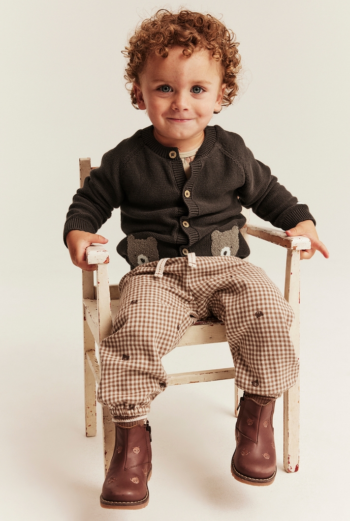 cardigan med bamsebroderi