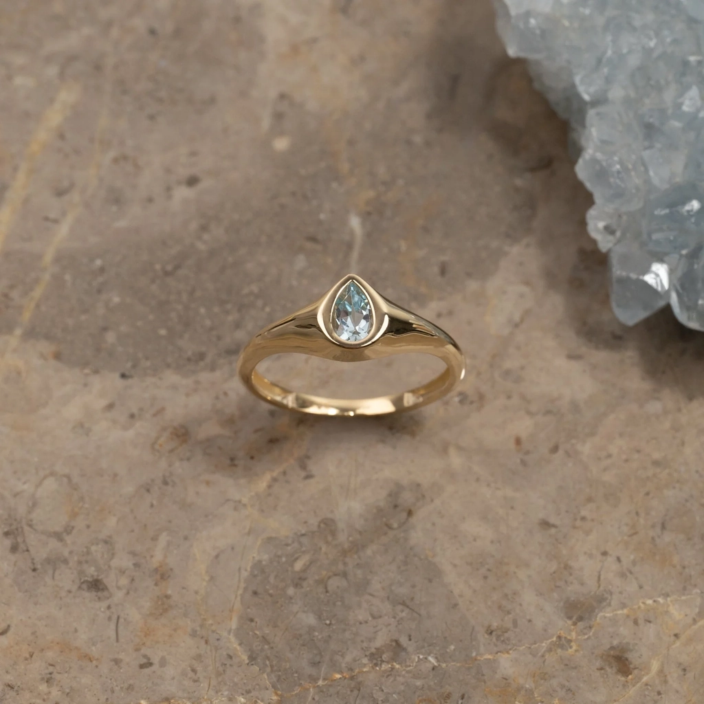 sisi copenhagen Luna Blue Topaz Solid Gold Ring