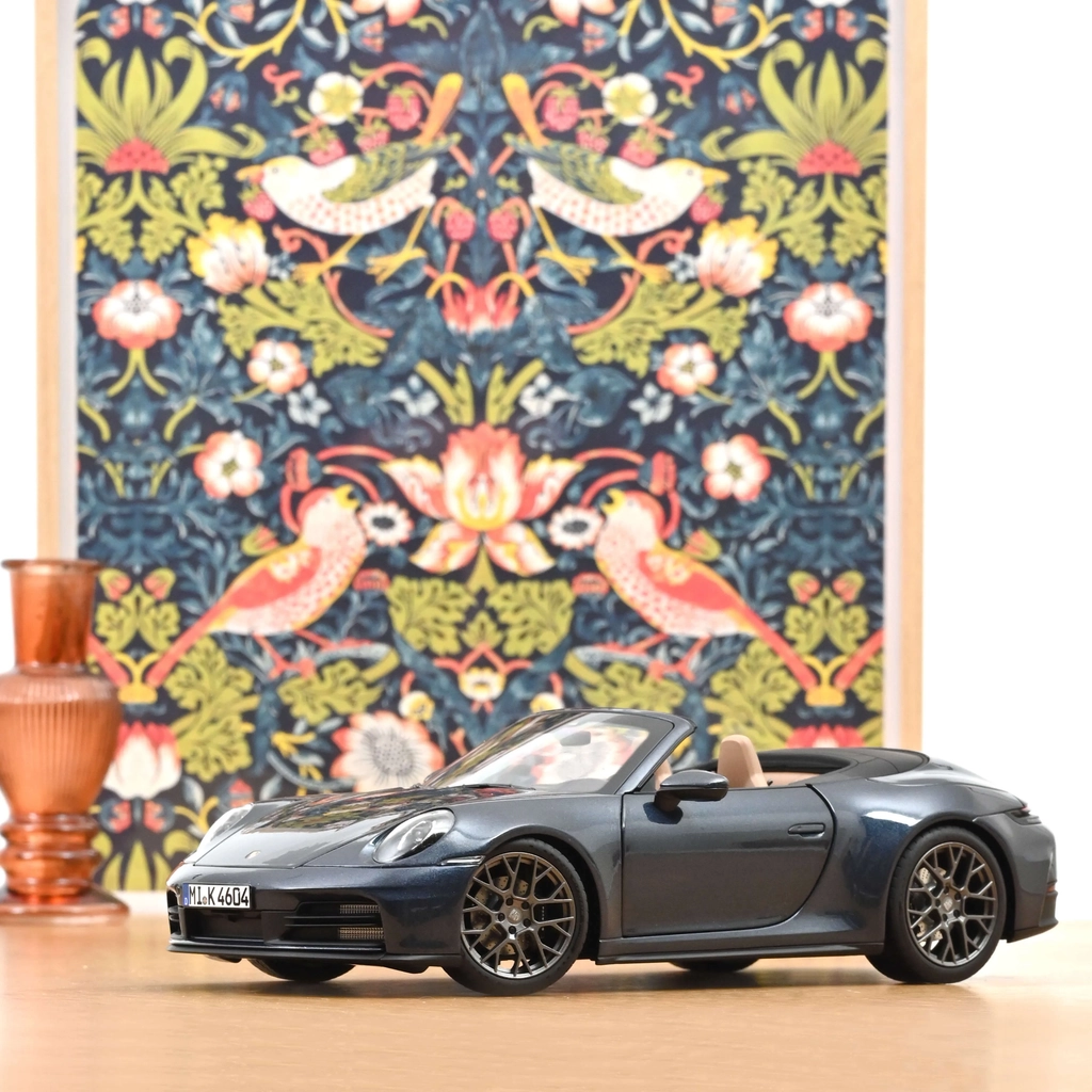porsche 911 carrera s cabriolet 2025 bleu yachting métallisé 1/18