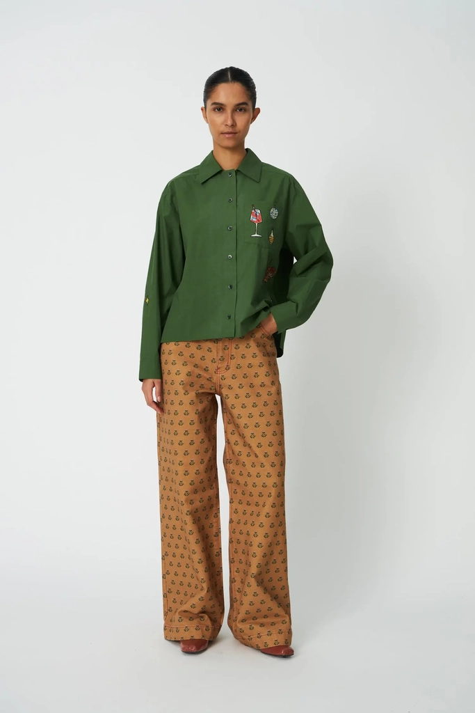 skjorte med diskret broderi - green leaf