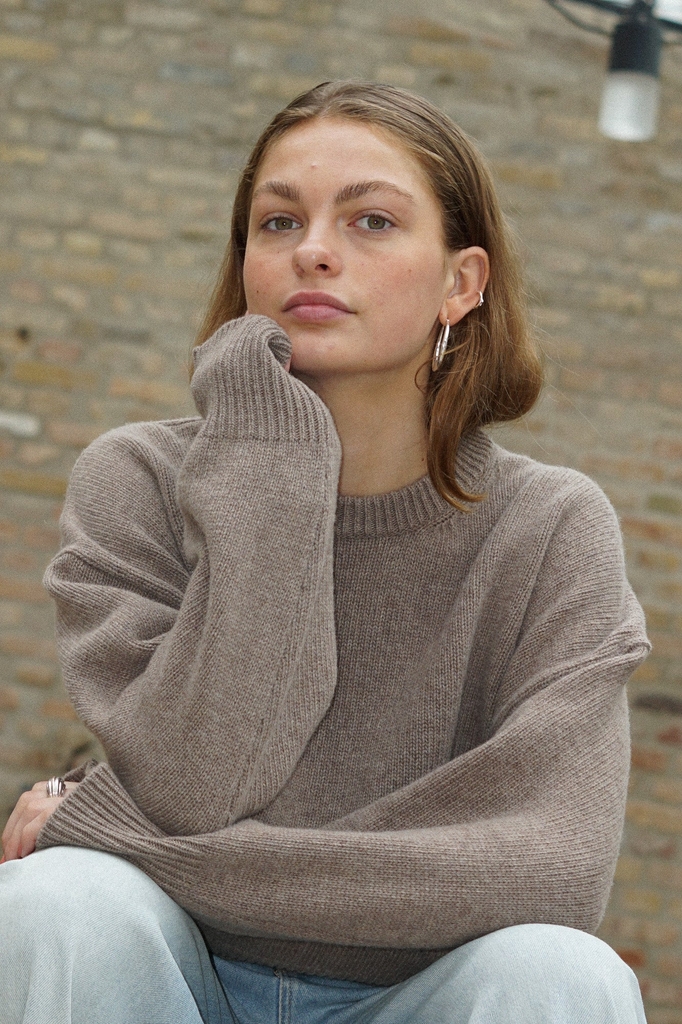 roundneck women's recycled wool knit