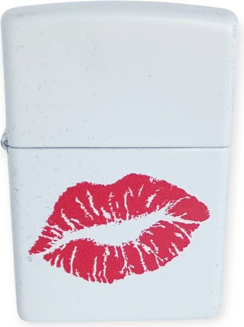 Zippo Kiss Design Lighter