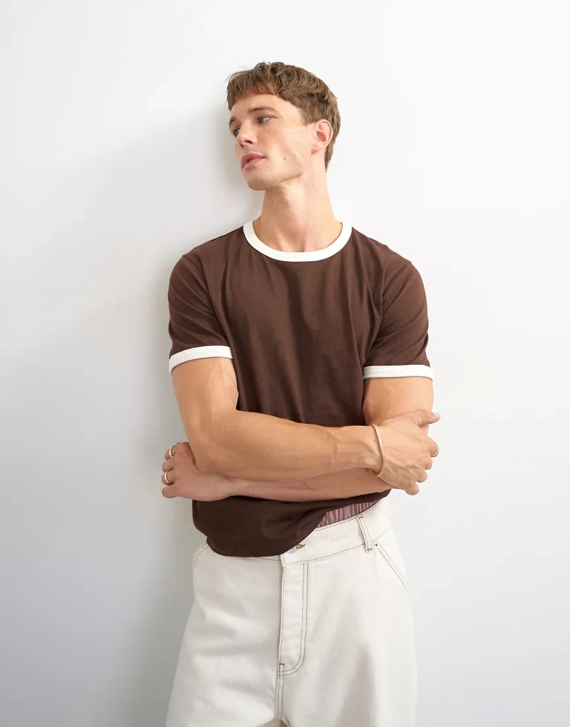 topman classic fit cropped ringer t-shirt i brun. hvordan passer den her?