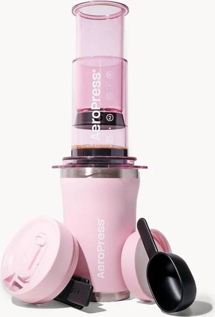 AeroPress Go Plus kaffebrygger med rosa termokrus 475 ml
