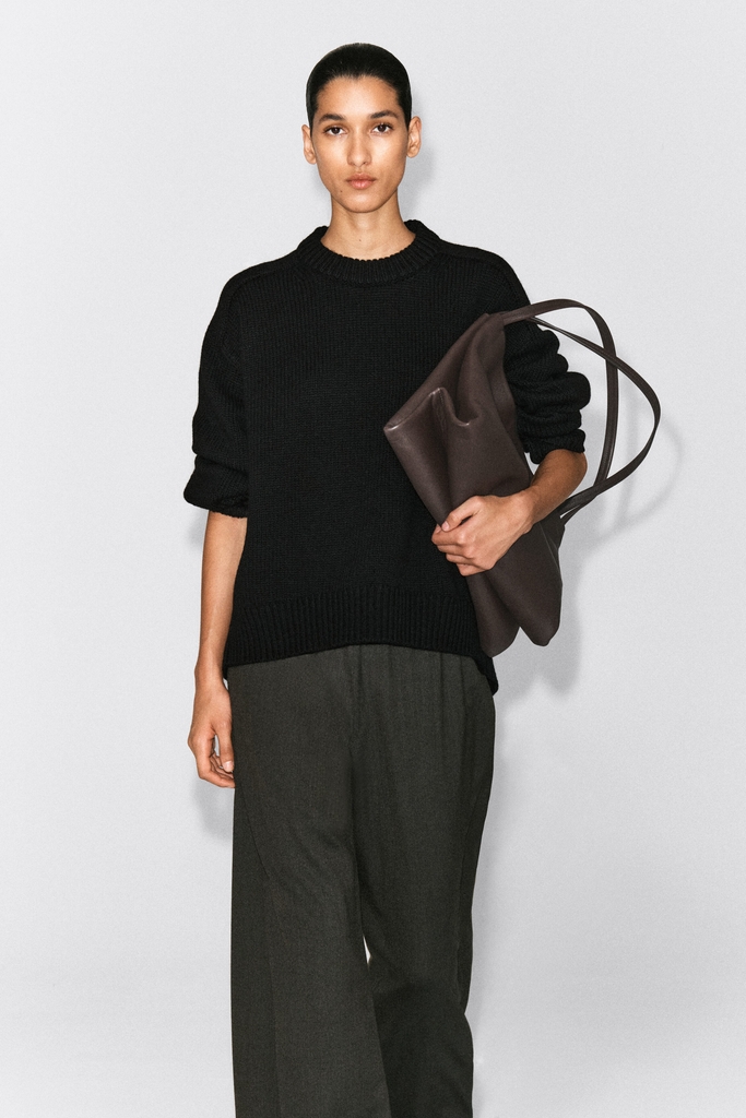 rounded wool crew-neck jumper