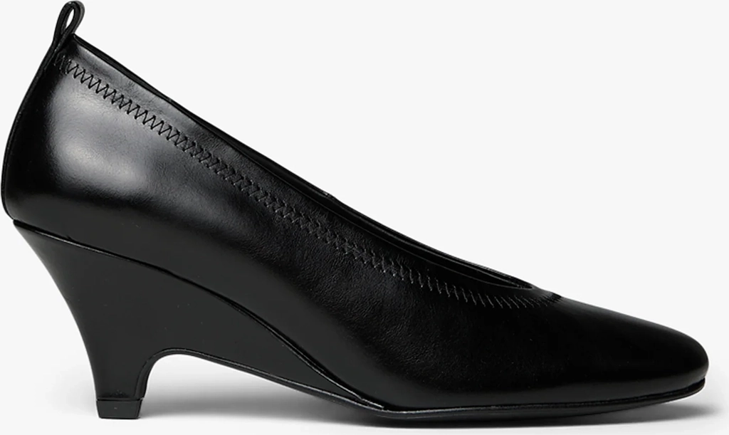 joelia pump in black
