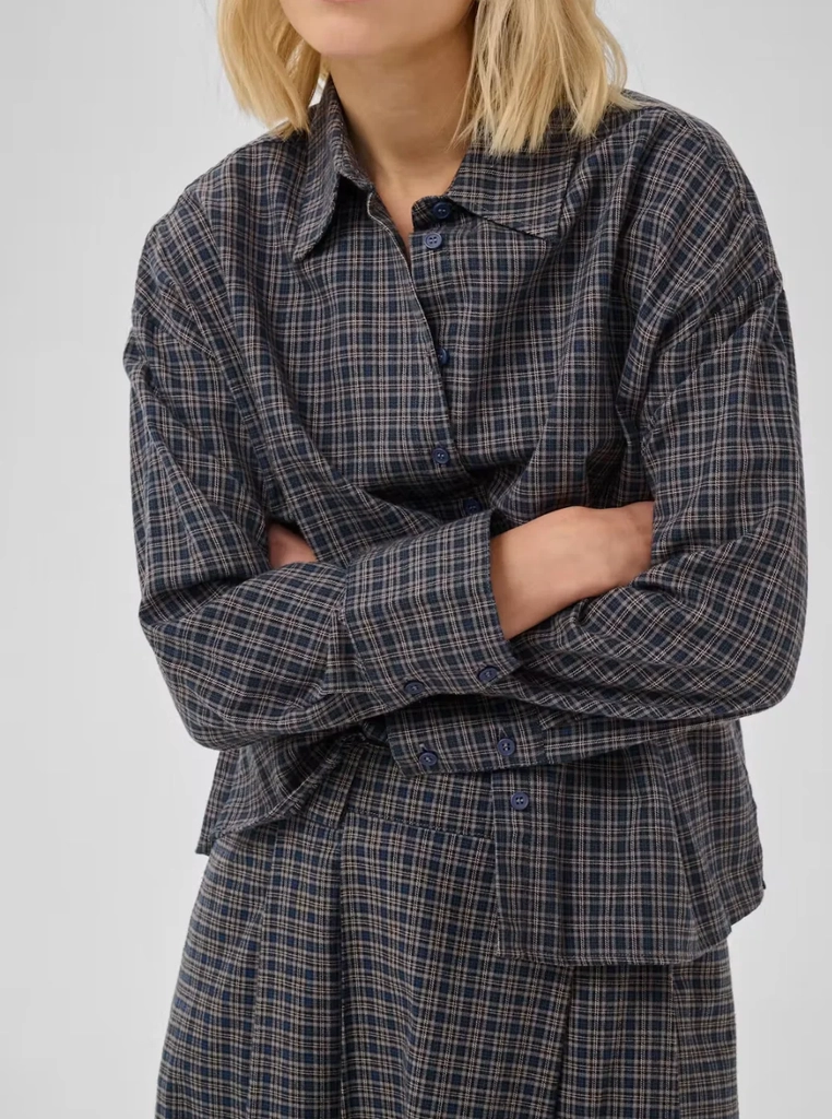 my essentiel wardrobe lennie boxy check shirt dark sapphire