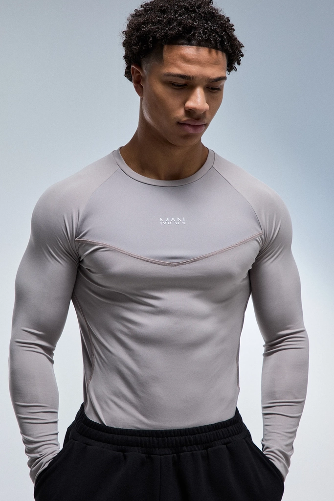 boohooMAN Man Active Muscle Fit Long Sleeve T-Shirt - Taupe