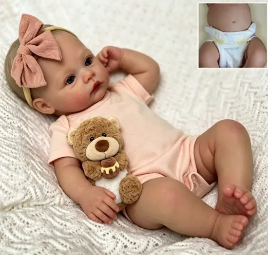 reborn babydukke i silikone 45 cm – håndlavet naturtro pige med tøj, pandebånd & lille bamse